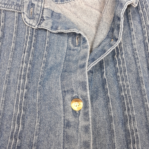 Casey & Max Women's Button Down Size M - Picture 4 of 5